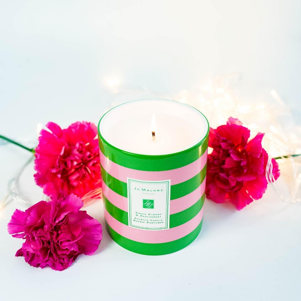Jo Malone Green Almond & Redcurrant Holiday Candle - Picture 3 of 7